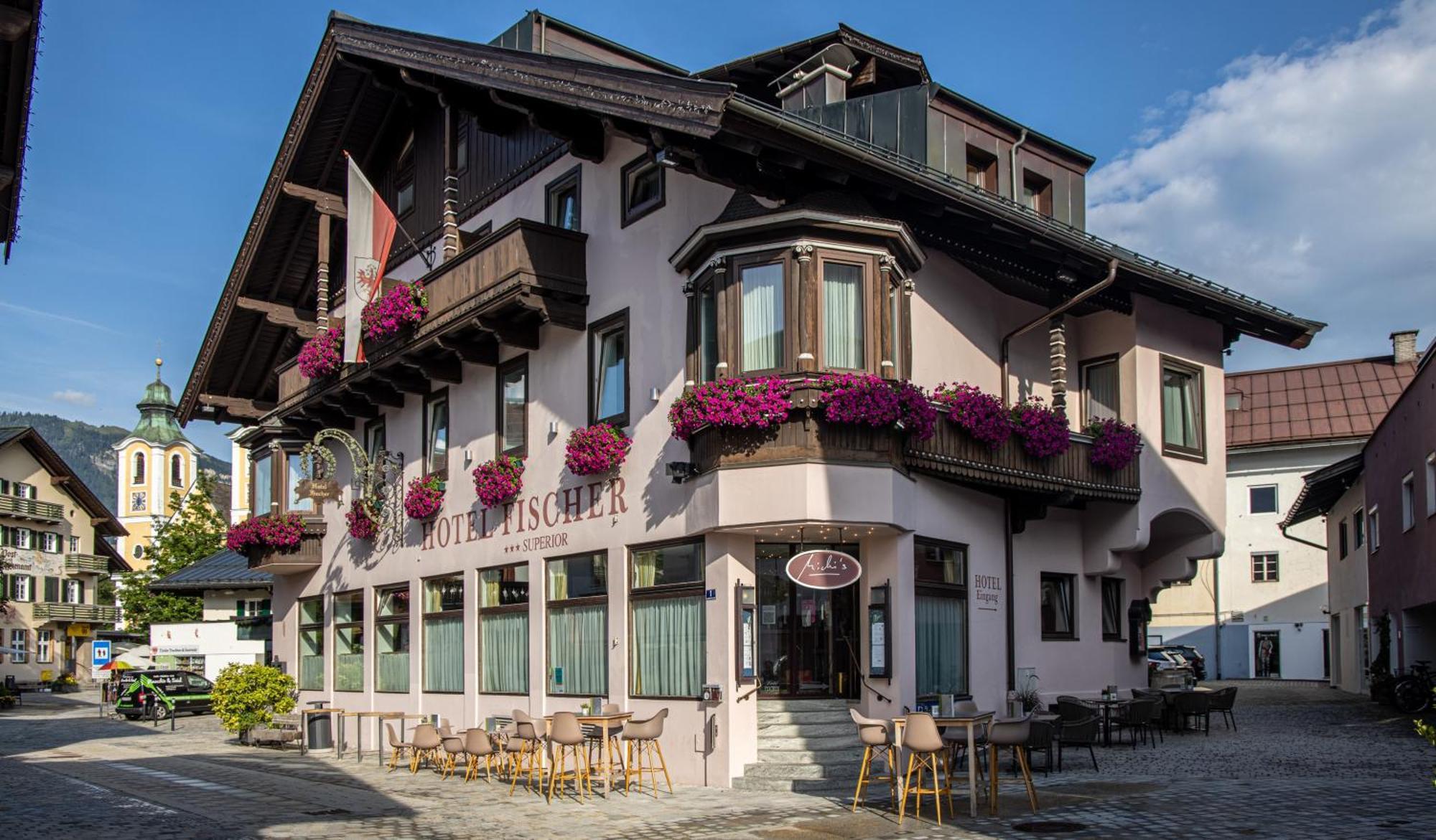 Hotel Fischer Sankt Johann in Tirol Bagian luar foto